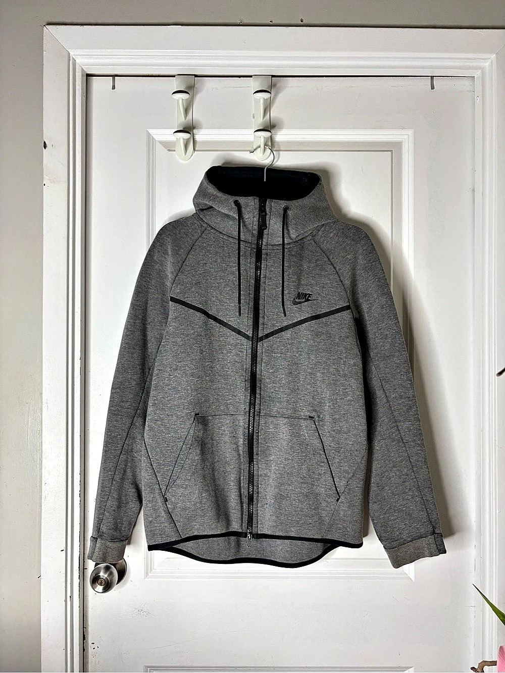 ✧ authentic nike tech fleece full zip hoodie grey 805144-091 • medium ✧